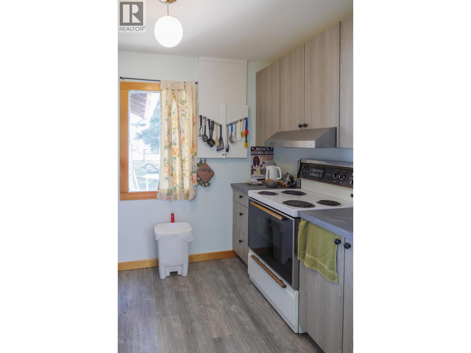 861 2ND AVENUE, McBride