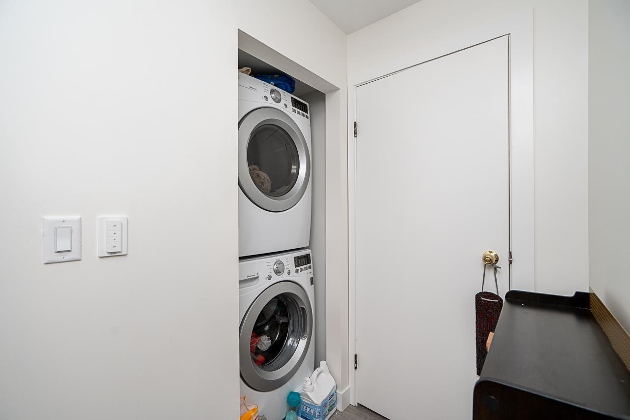 Photo 31 of 27564 31 B Avenue, Langley BC