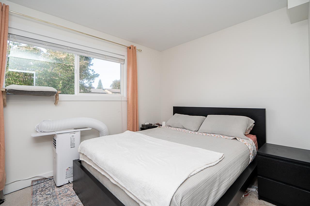Photo 27 of 27564 31 B Avenue, Langley BC