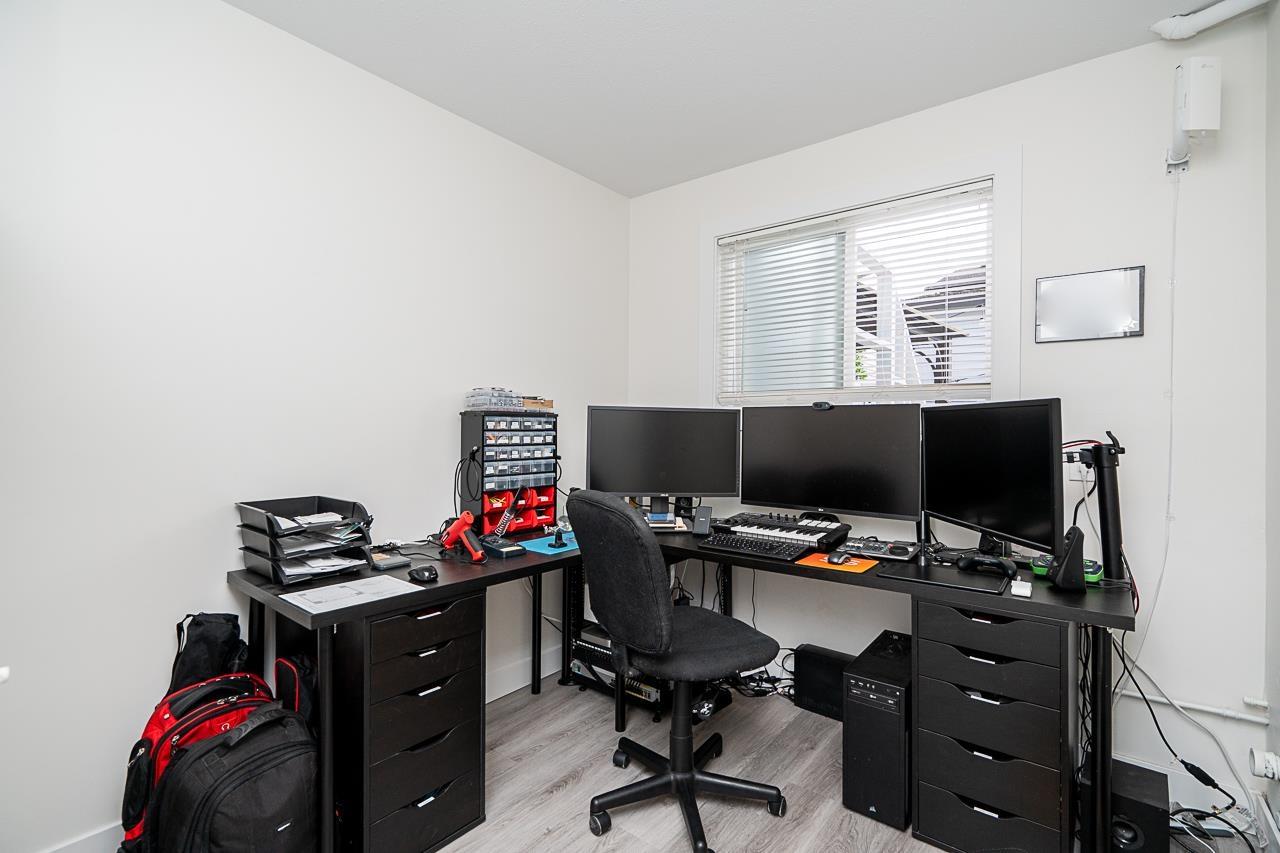 Photo 29 of 27564 31 B Avenue, Langley BC