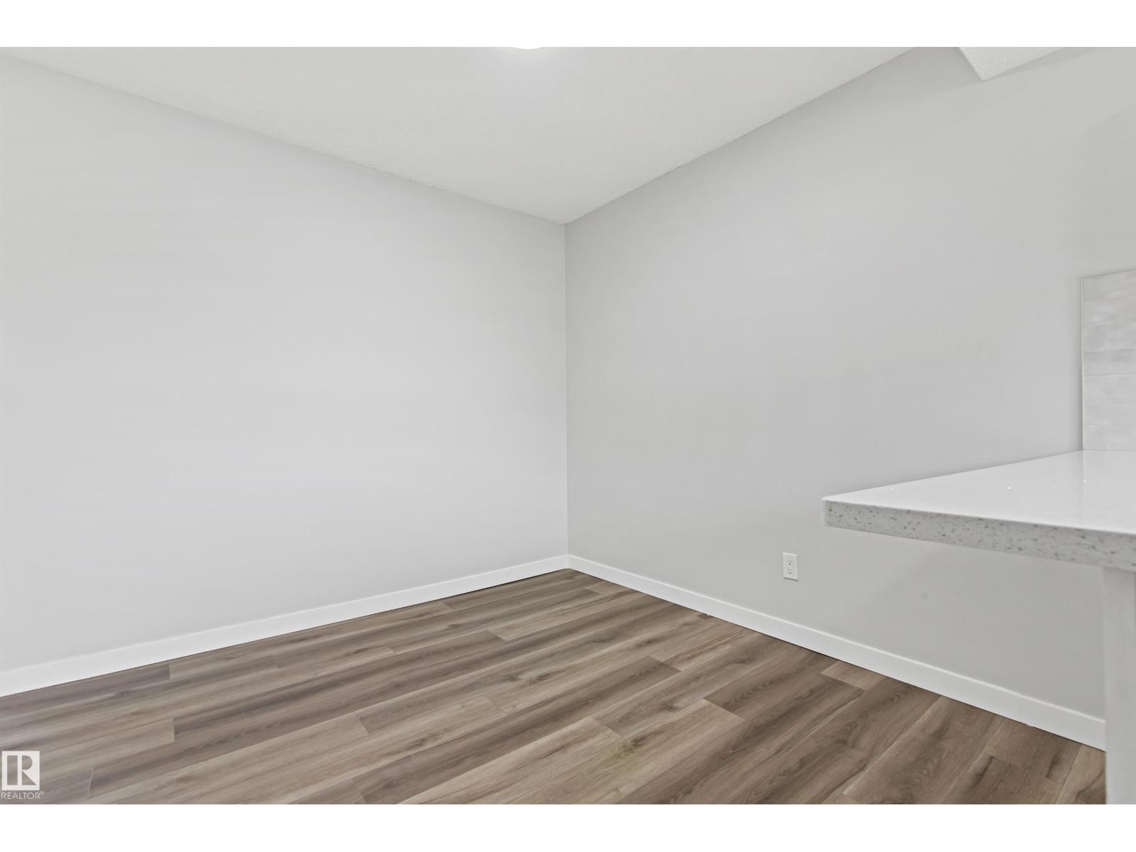 Photo 11 of 12 3115 119 St Nw, Edmonton AB