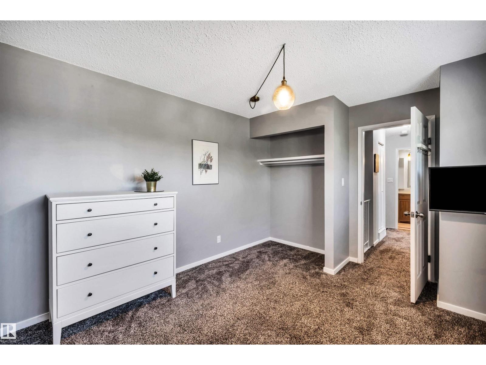 Photo 11 of 1616 Lakewood Rd W Nw, Edmonton AB