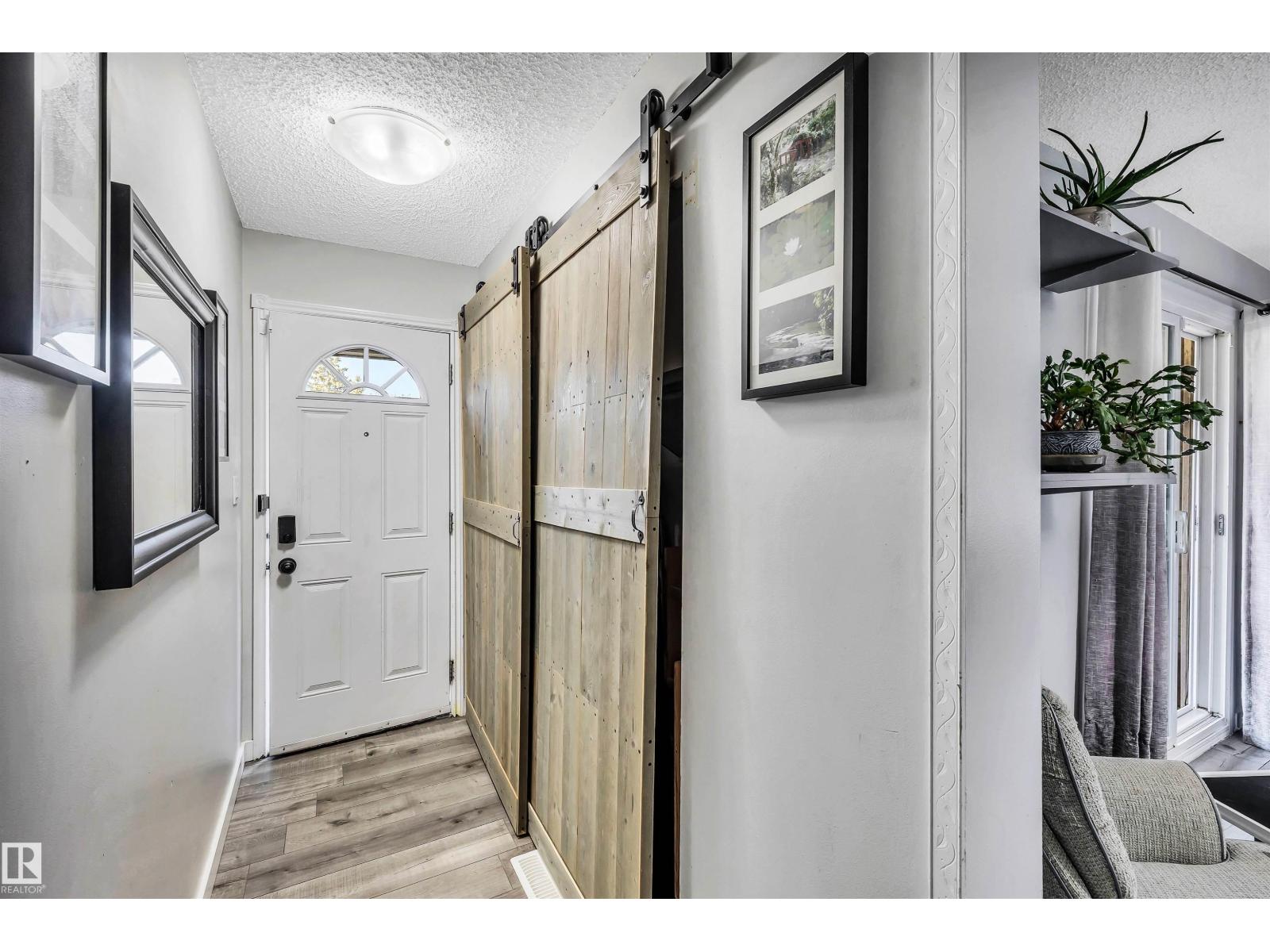 Photo 3 of 1616 Lakewood Rd W Nw, Edmonton AB