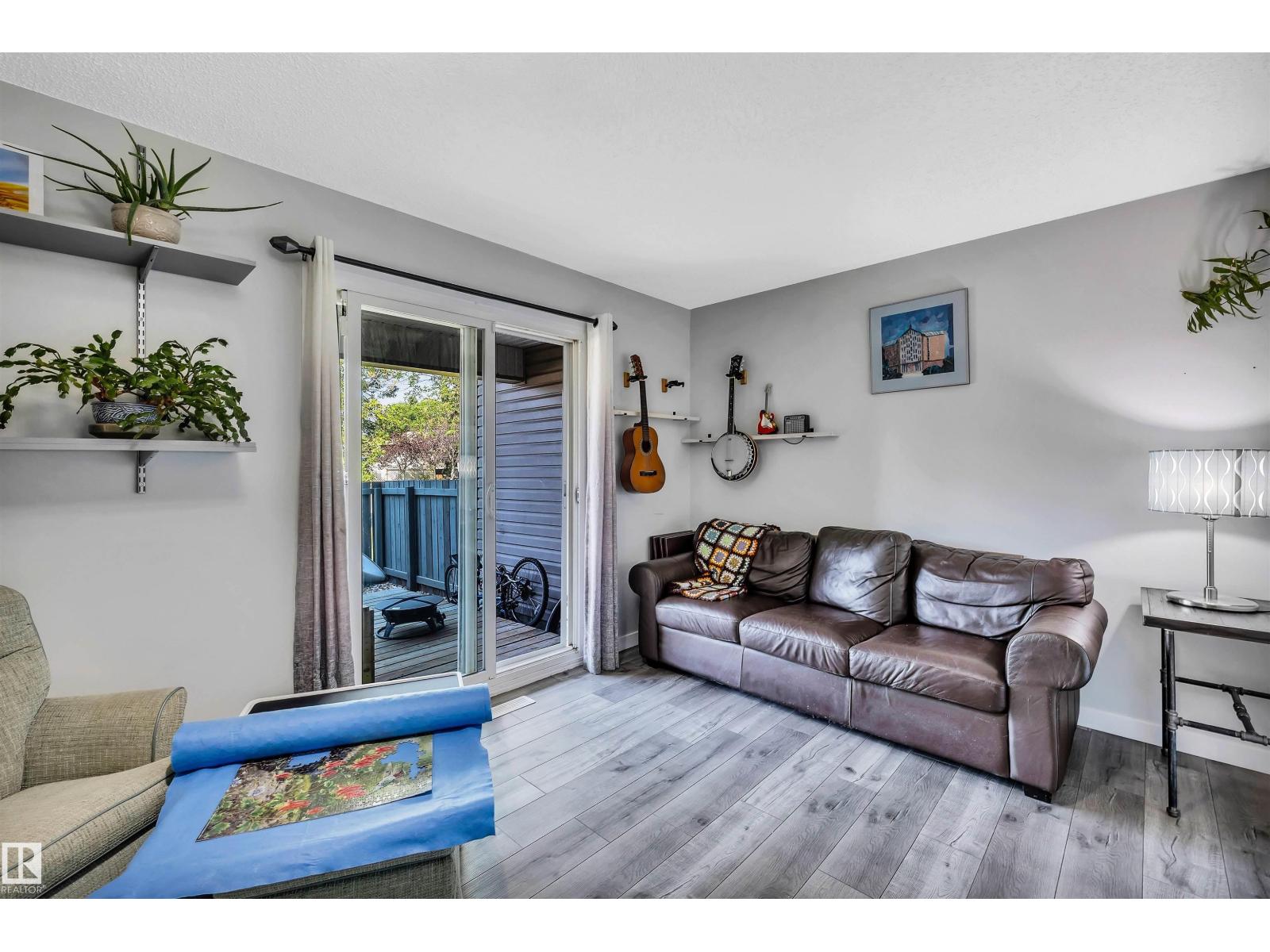 Photo 8 of 1616 Lakewood Rd W Nw, Edmonton AB