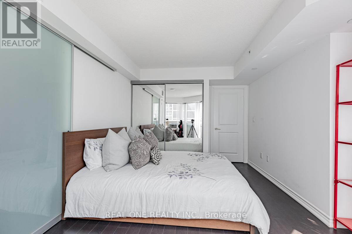 Photo 15 of 1408 386 Yonge Street, Toronto ON