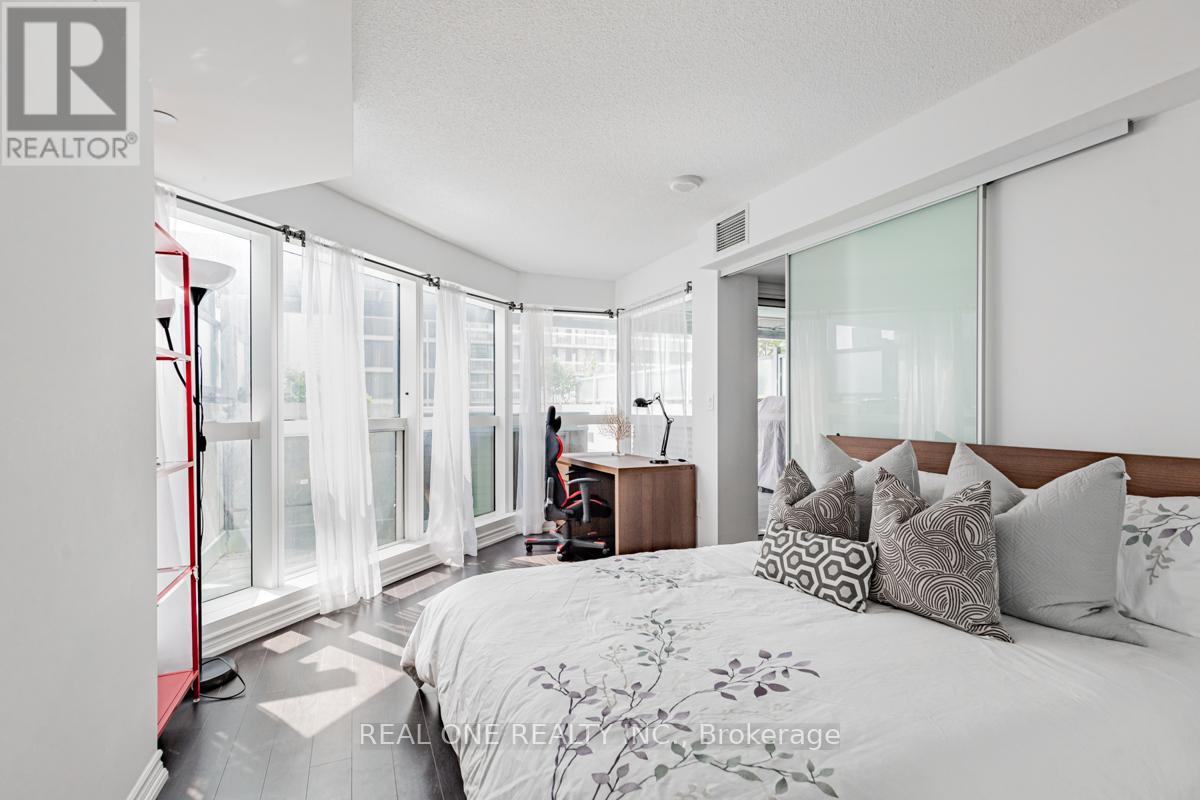 Photo 16 of 1408 386 Yonge Street, Toronto ON