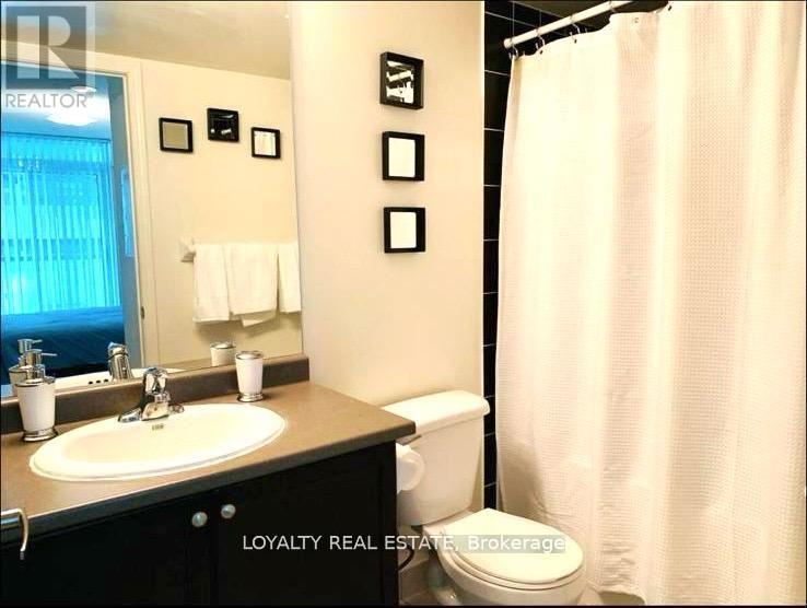 Photo 8 of 1909 19 Grand Trunk Crescent, Toronto ON
