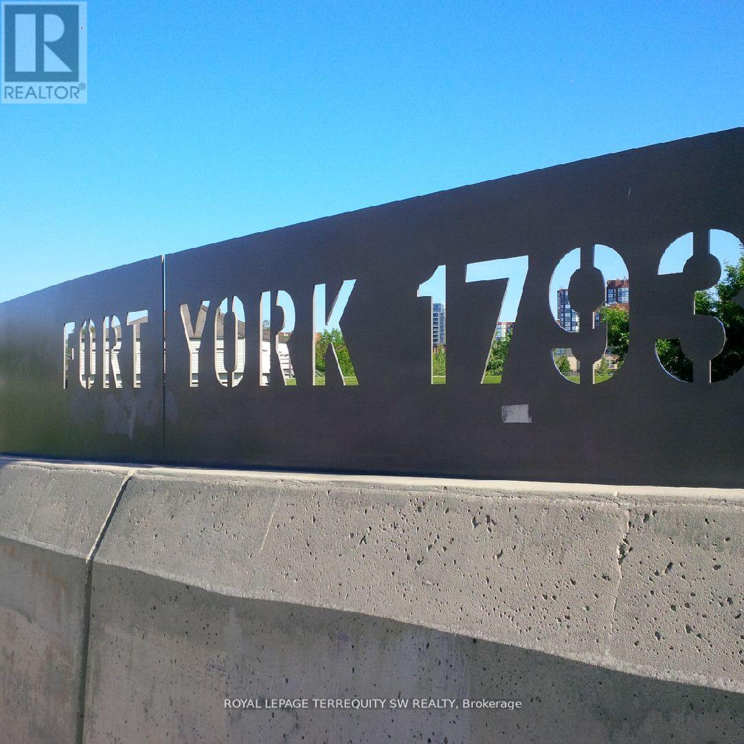 Photo 14 of 1458 209 Fort York Boulevard, Toronto ON