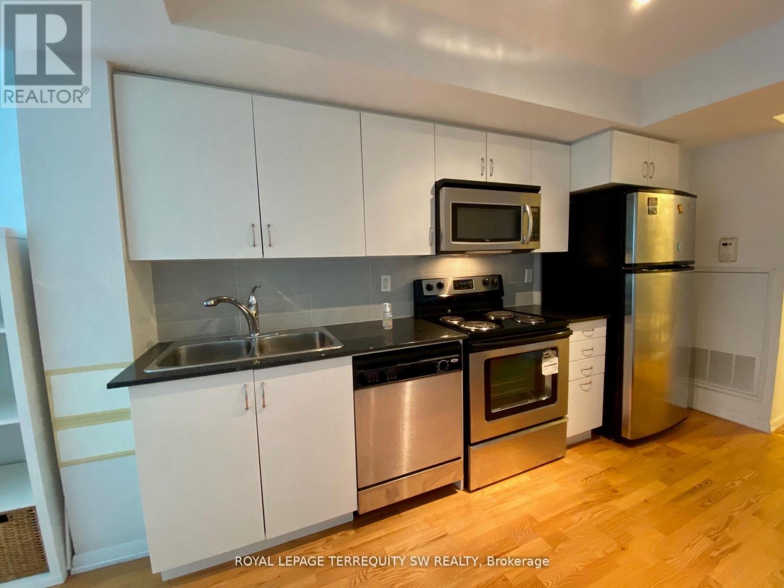 Photo 3 of 1458 209 Fort York Boulevard, Toronto ON