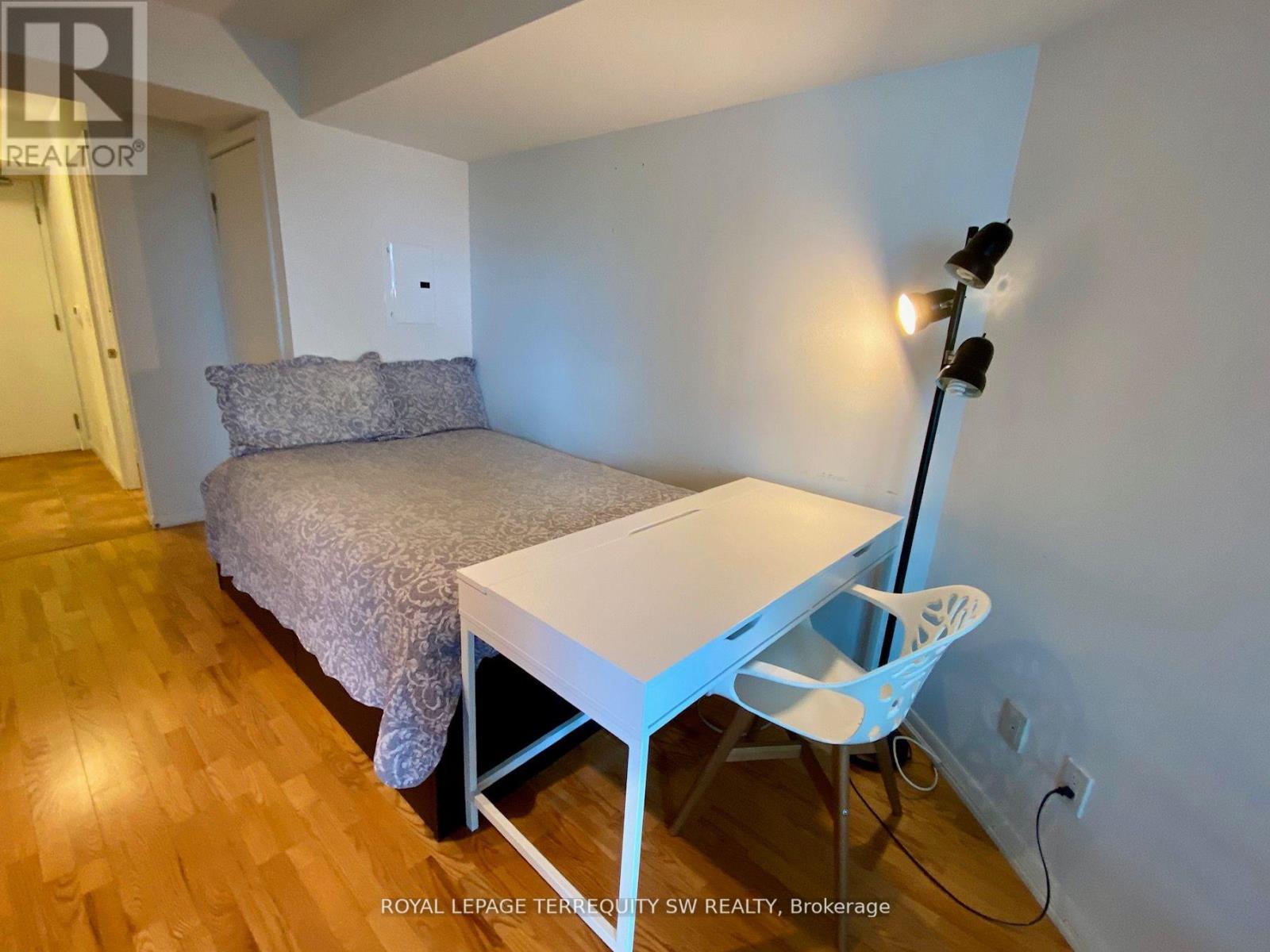 Photo 5 of 1458 209 Fort York Boulevard, Toronto ON