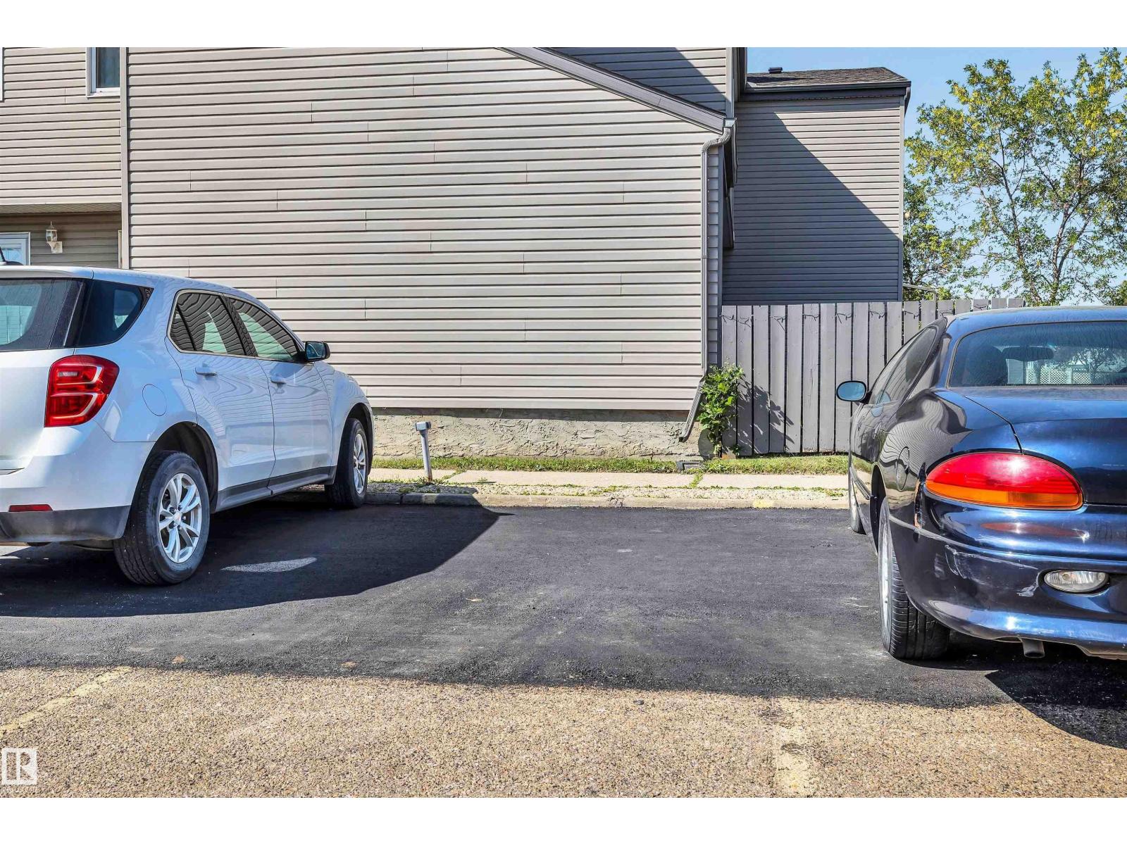 Photo 19 of 1616 Lakewood Rd W Nw, Edmonton AB