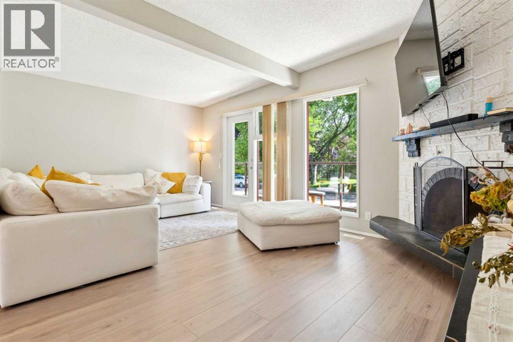 Photo 9 of 1734 47 Avenue Sw, Calgary AB