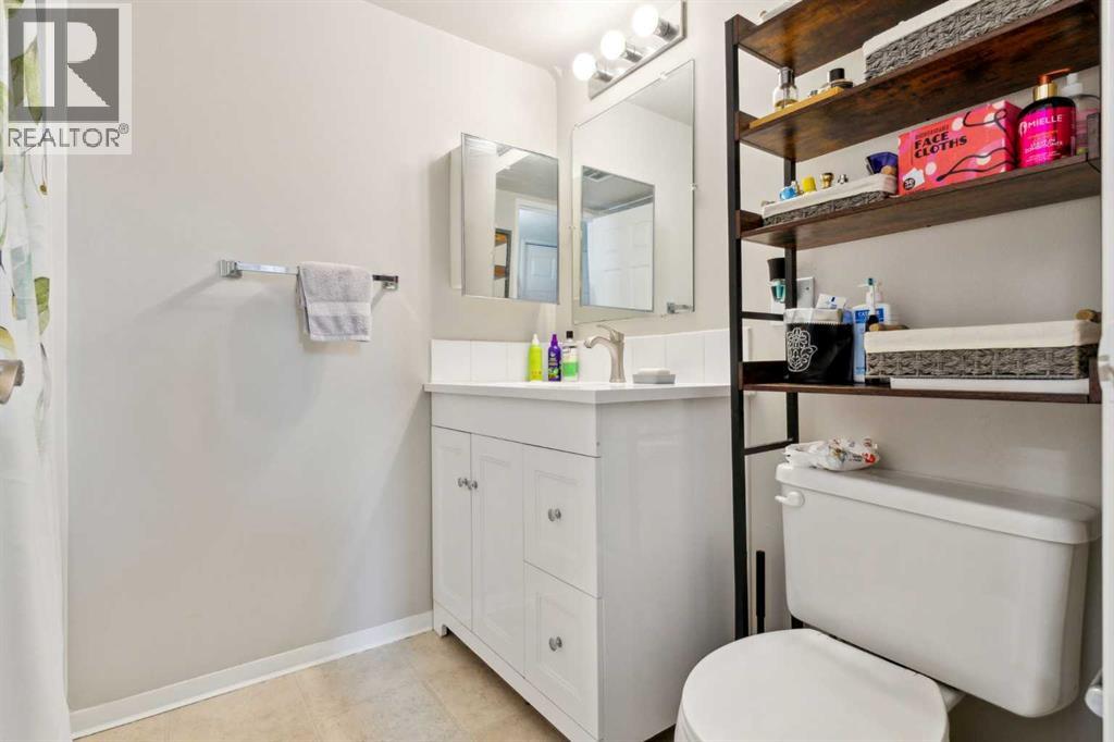Photo 27 of 1734 47 Avenue Sw, Calgary AB