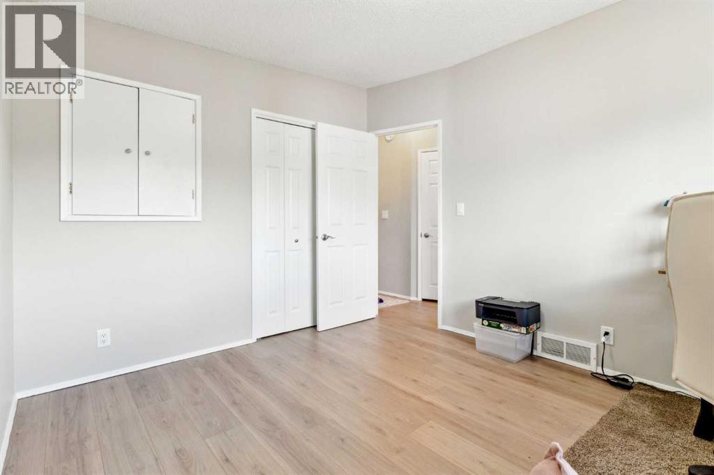 Photo 15 of 1734 47 Avenue Sw, Calgary AB