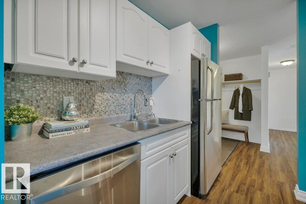 Photo 10 of 301 10511 19 Av Nw, Edmonton AB