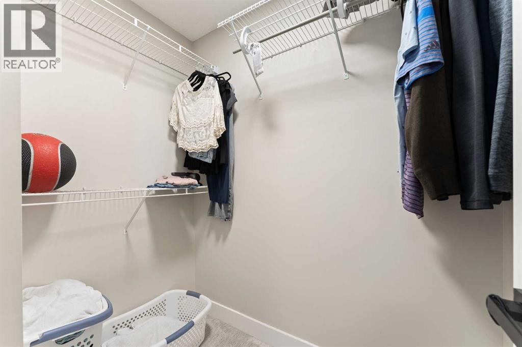 Photo 16 of 815 Erin Woods Drive Se, Calgary AB