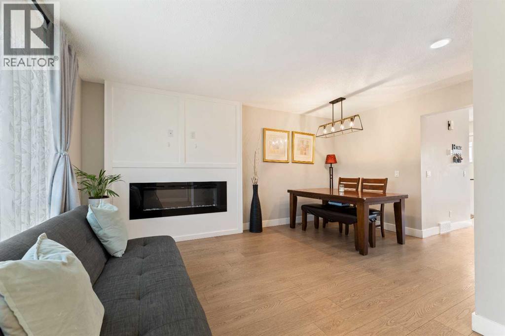 Photo 6 of 815 Erin Woods Drive Se, Calgary AB
