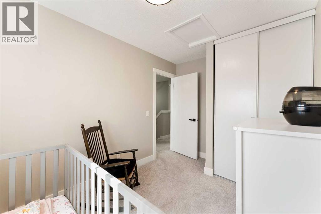 Photo 18 of 815 Erin Woods Drive Se, Calgary AB