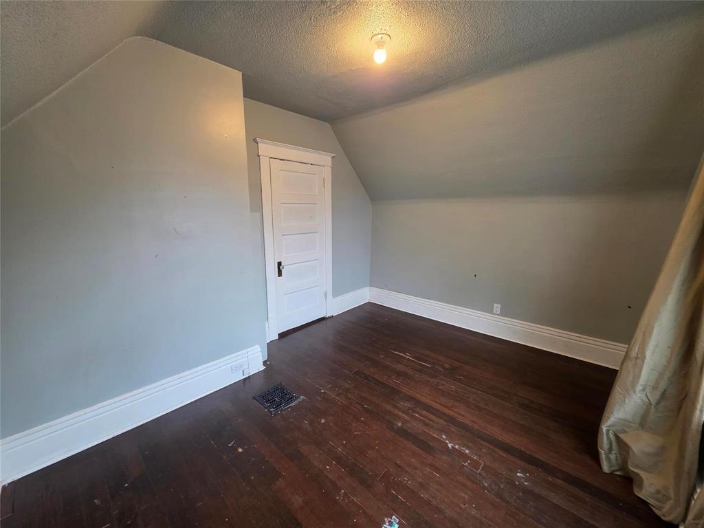 Photo 13 of 770 Ingersoll Street, Winnipeg MB