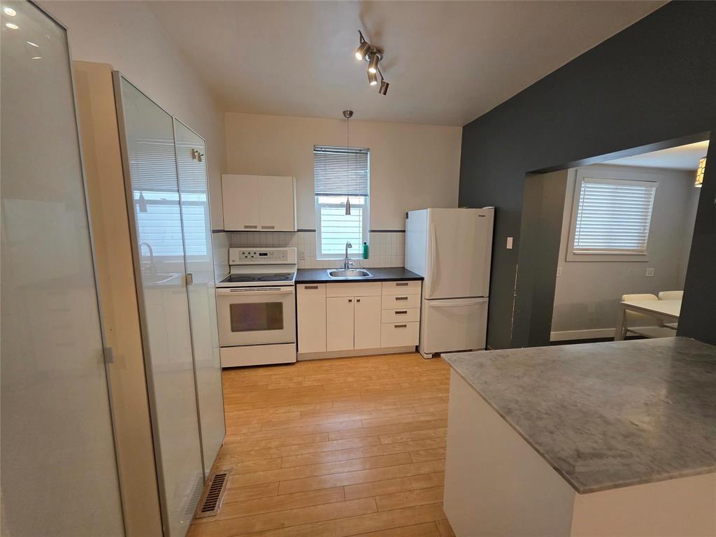 Photo 6 of 770 Ingersoll Street, Winnipeg MB