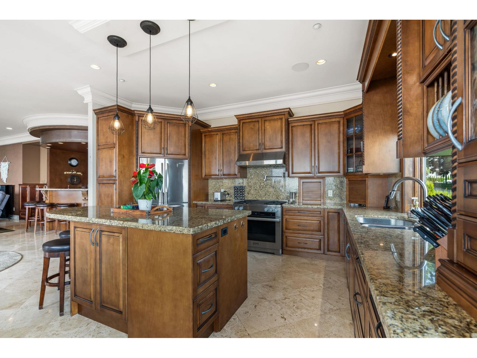 15357 COLUMBIA AVENUE, White Rock