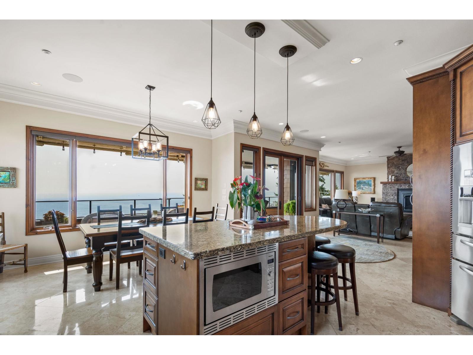 15357 COLUMBIA AVENUE, White Rock