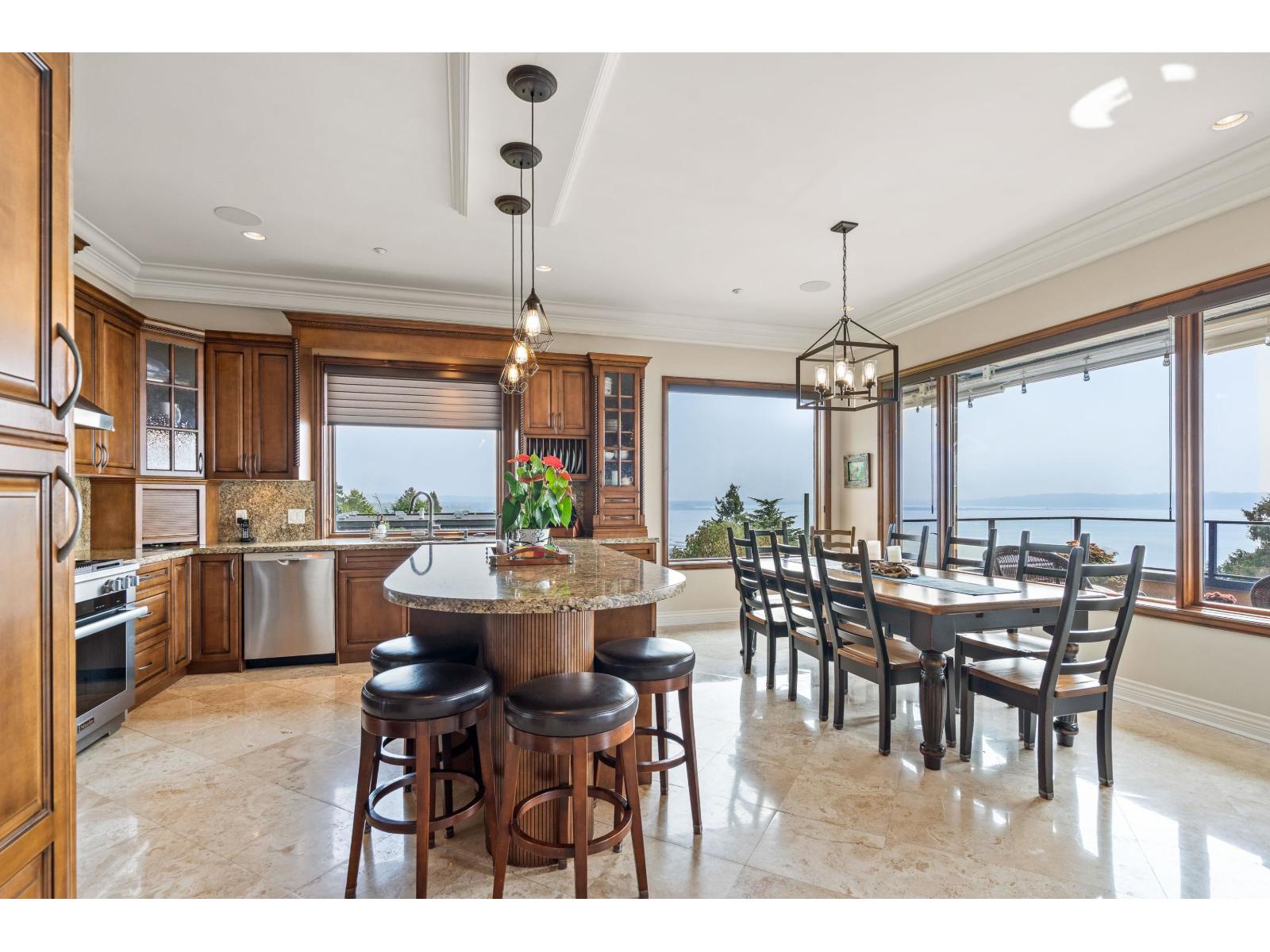 15357 COLUMBIA AVENUE, White Rock
