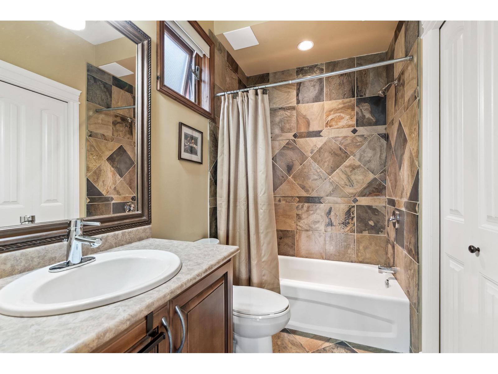 15357 COLUMBIA AVENUE, White Rock
