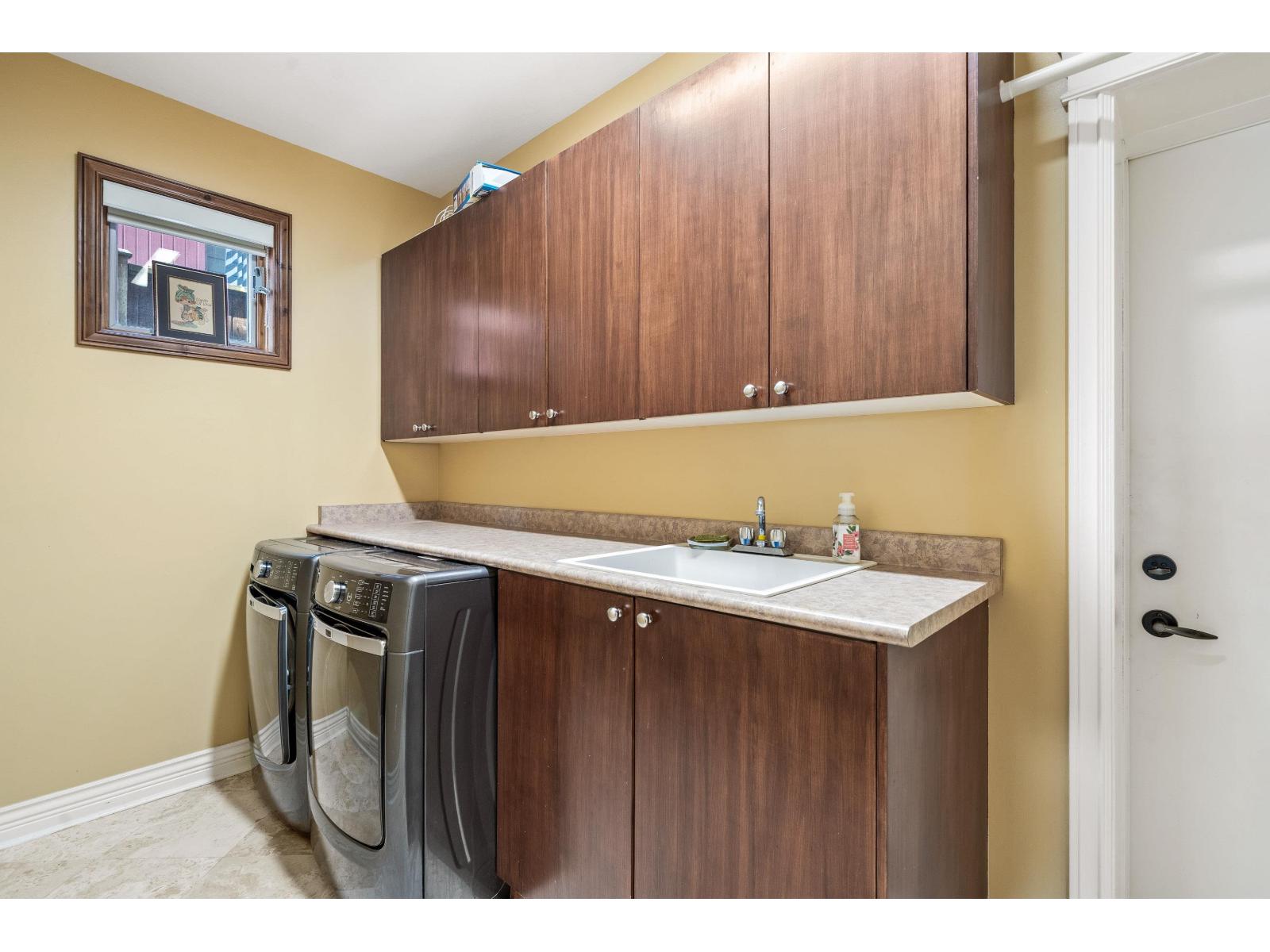 15357 COLUMBIA AVENUE, White Rock