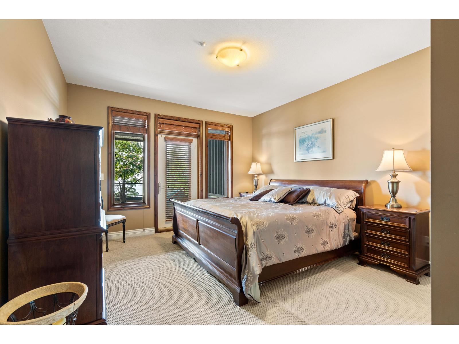15357 COLUMBIA AVENUE, White Rock