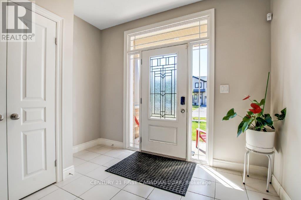 Photo 3 of 2608 Holbrook Drive, London South ON