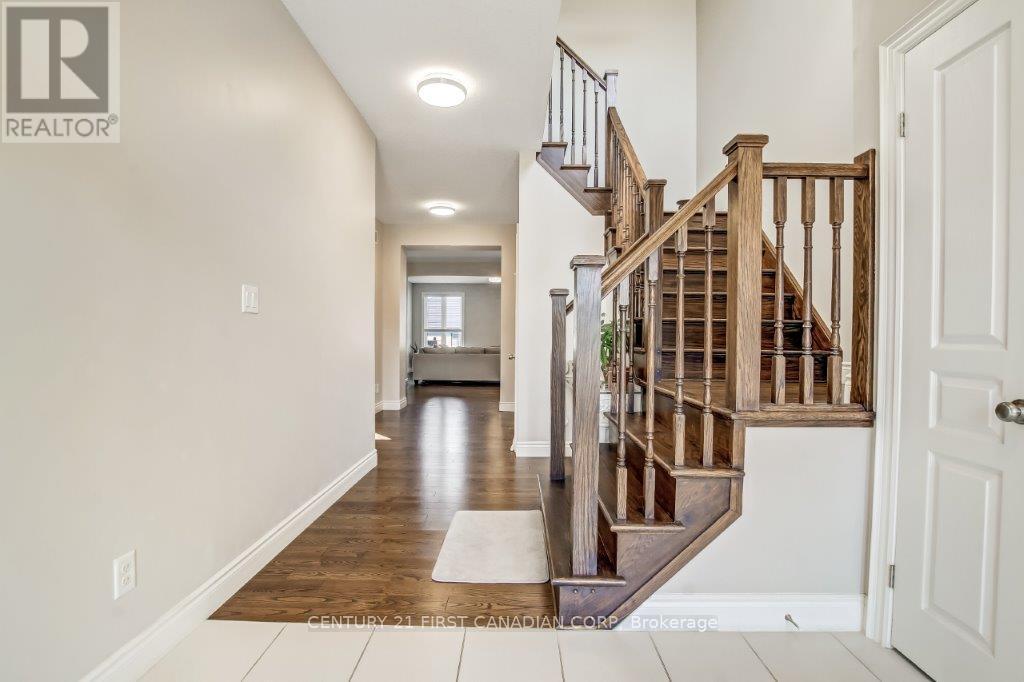 Photo 4 of 2608 Holbrook Drive, London South ON