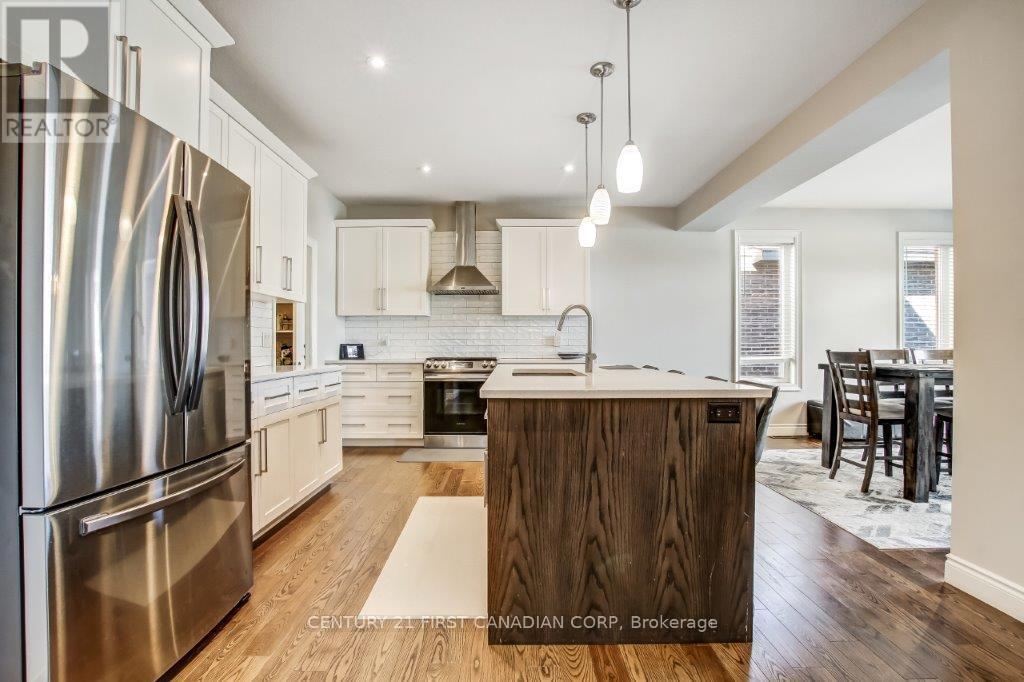 Photo 7 of 2608 Holbrook Drive, London South ON