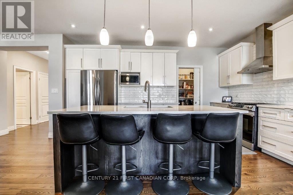 Photo 8 of 2608 Holbrook Drive, London South ON