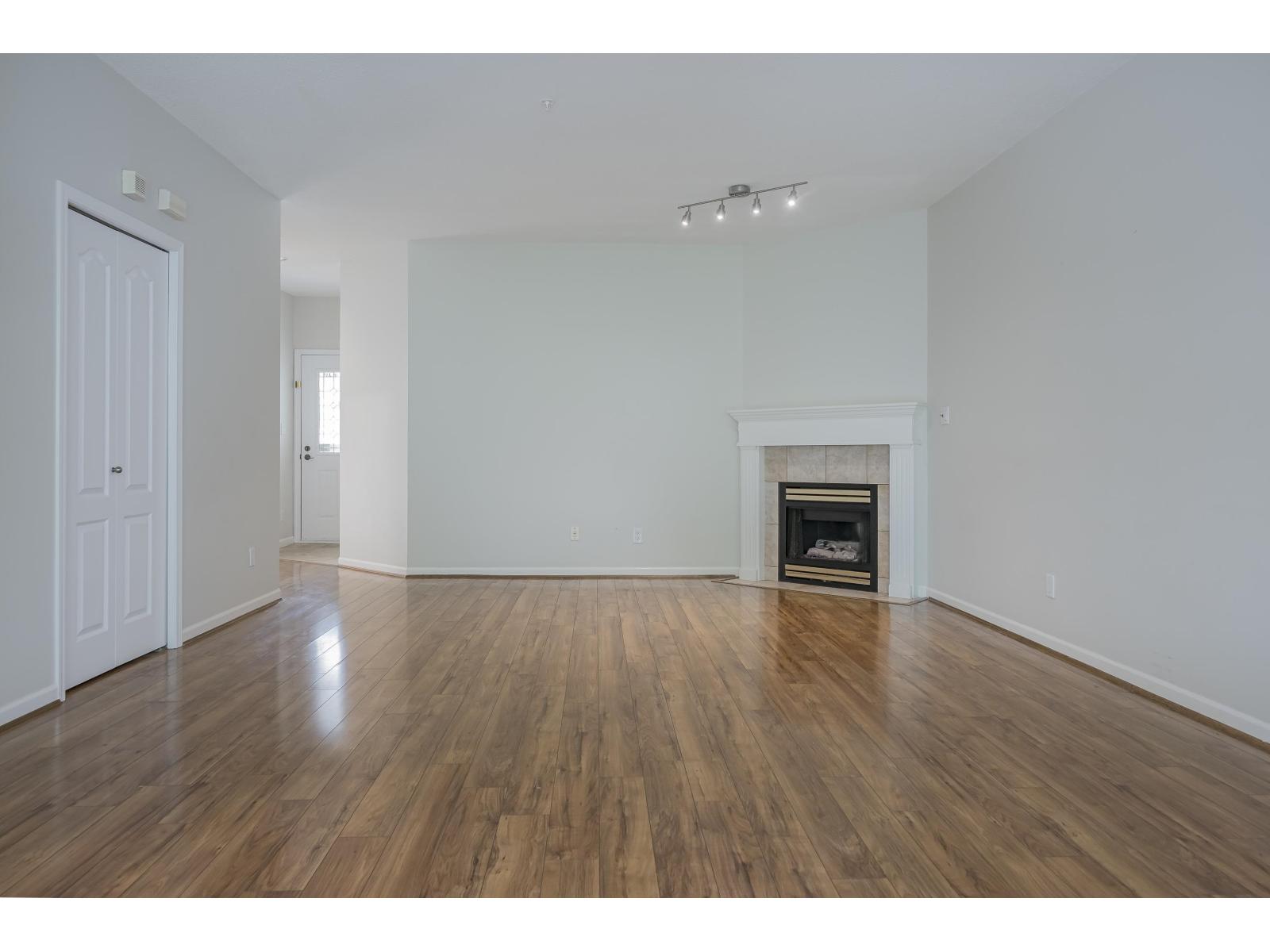 Photo 6 of 72 21579 88 B Avenue, Langley BC