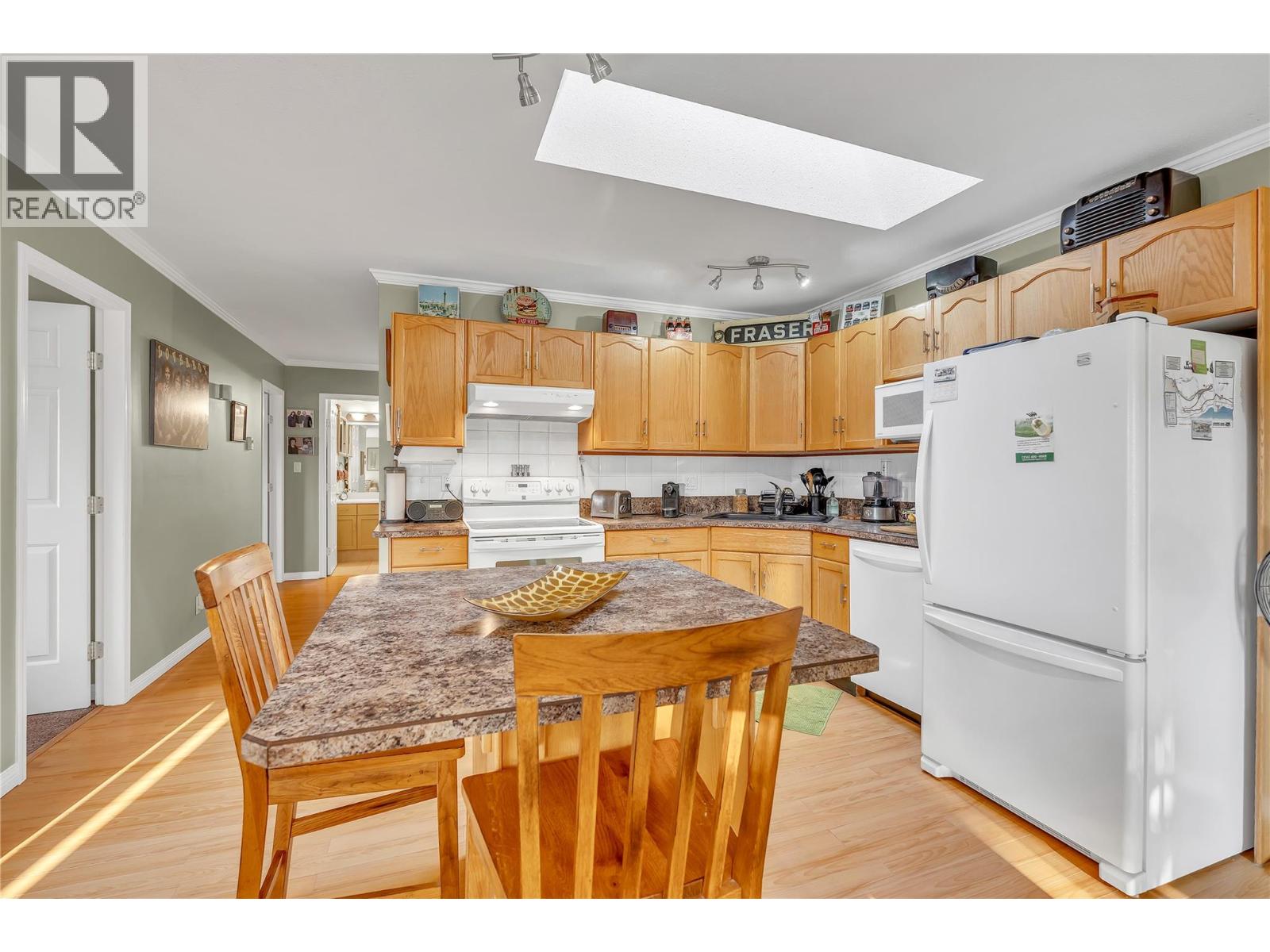 305 102 Van Horne Street, Penticton