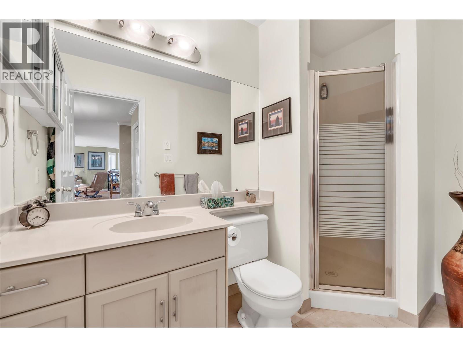 305 102 Van Horne Street, Penticton