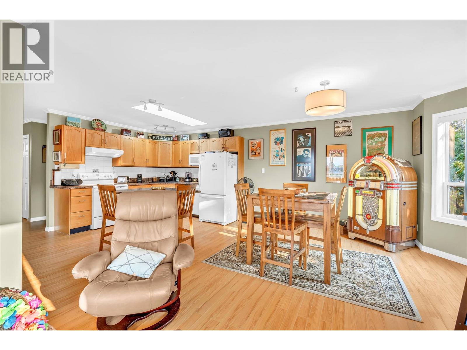 305 102 Van Horne Street, Penticton