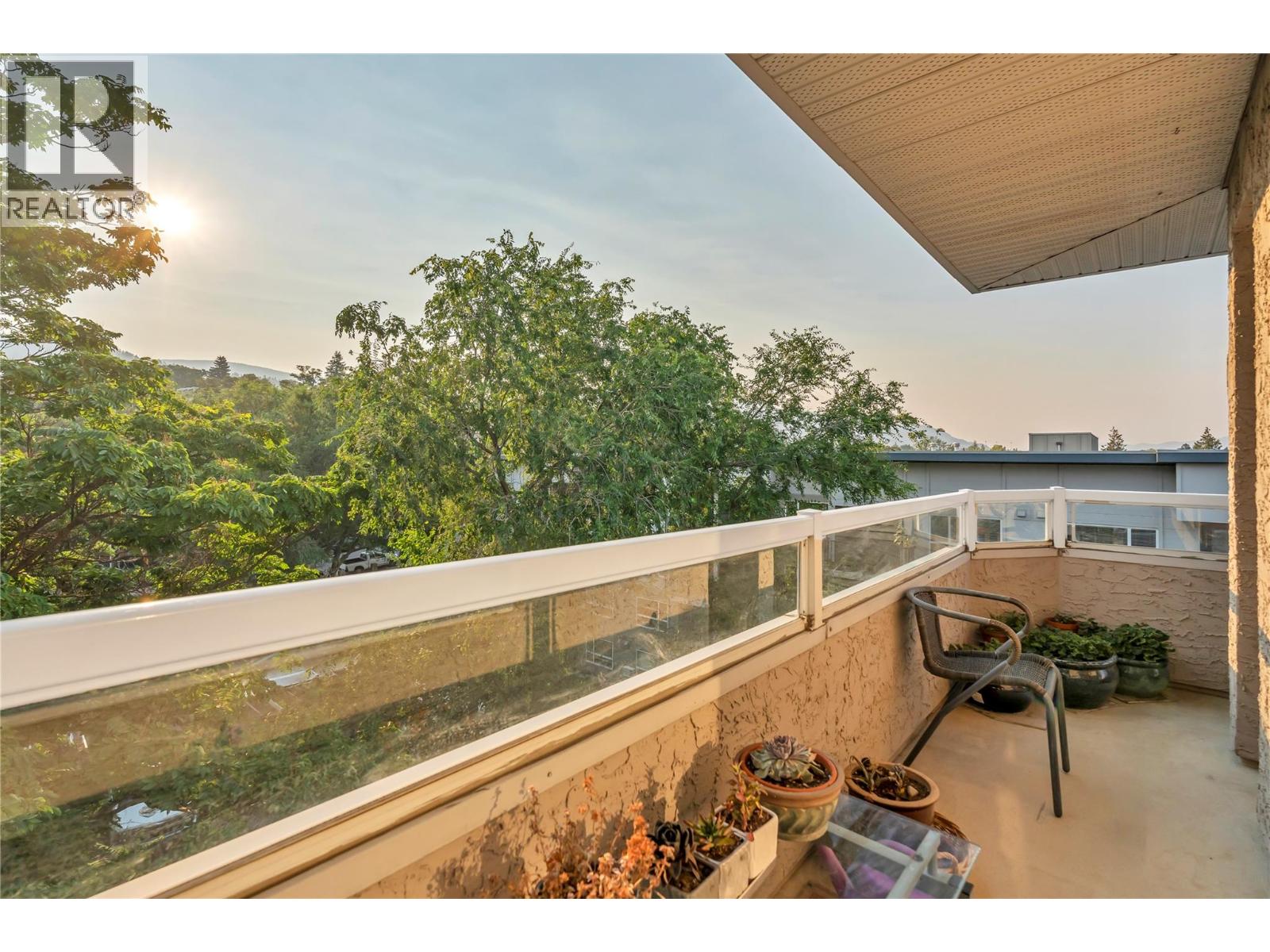 305 102 Van Horne Street, Penticton