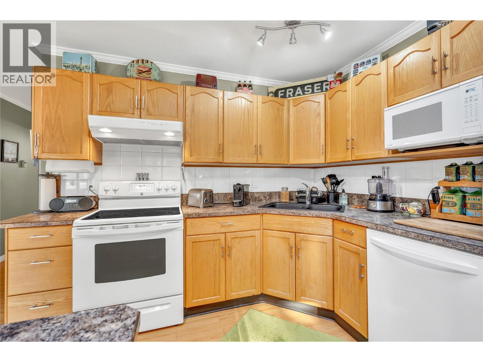 305 102 Van Horne Street, Penticton