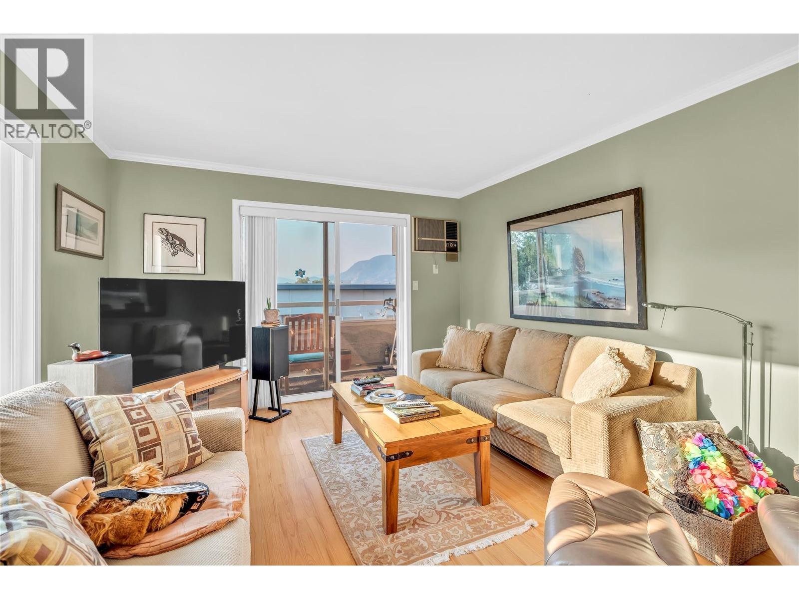 305 102 Van Horne Street, Penticton