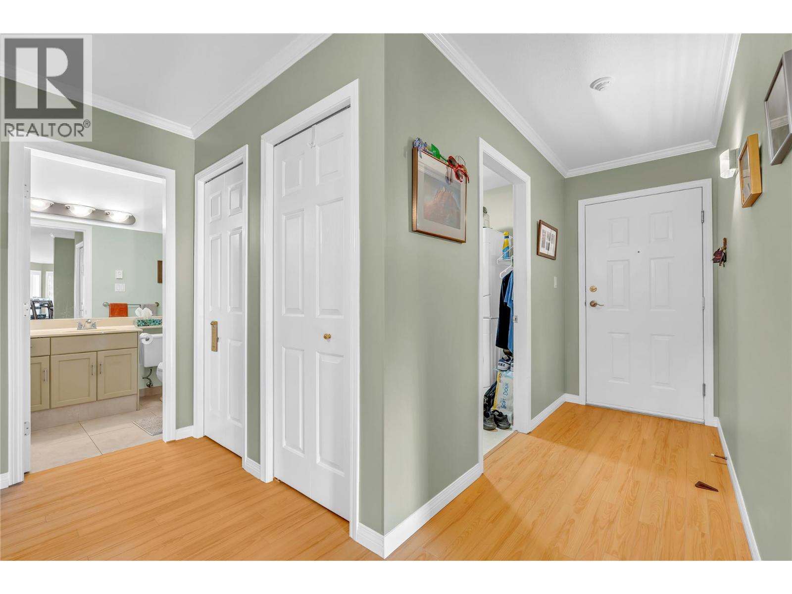 305 102 Van Horne Street, Penticton
