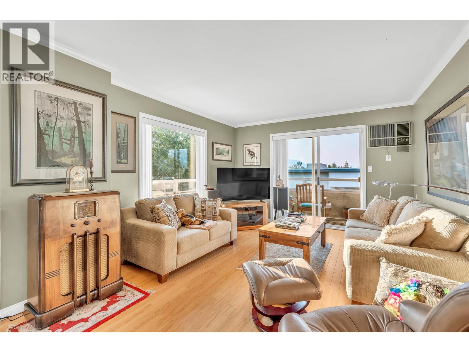 305 102 Van Horne Street, Penticton