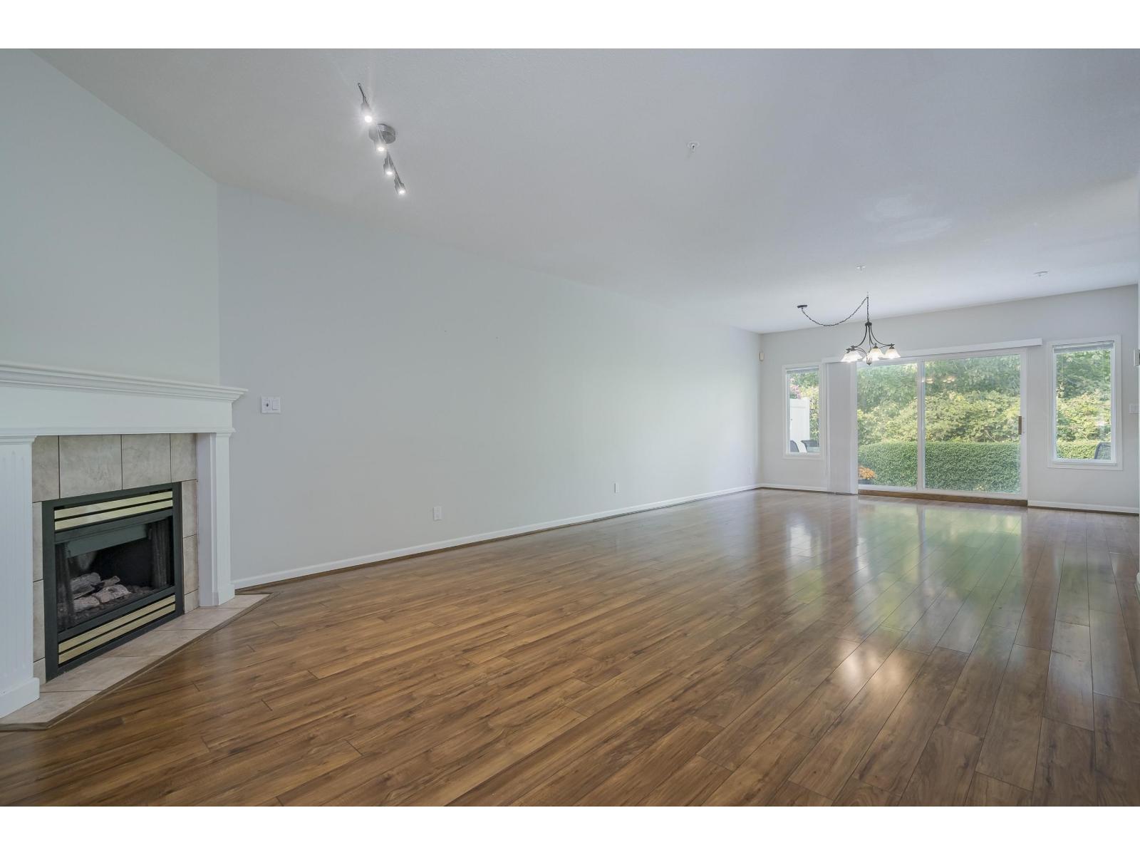 Photo 10 of 72 21579 88 B Avenue, Langley BC