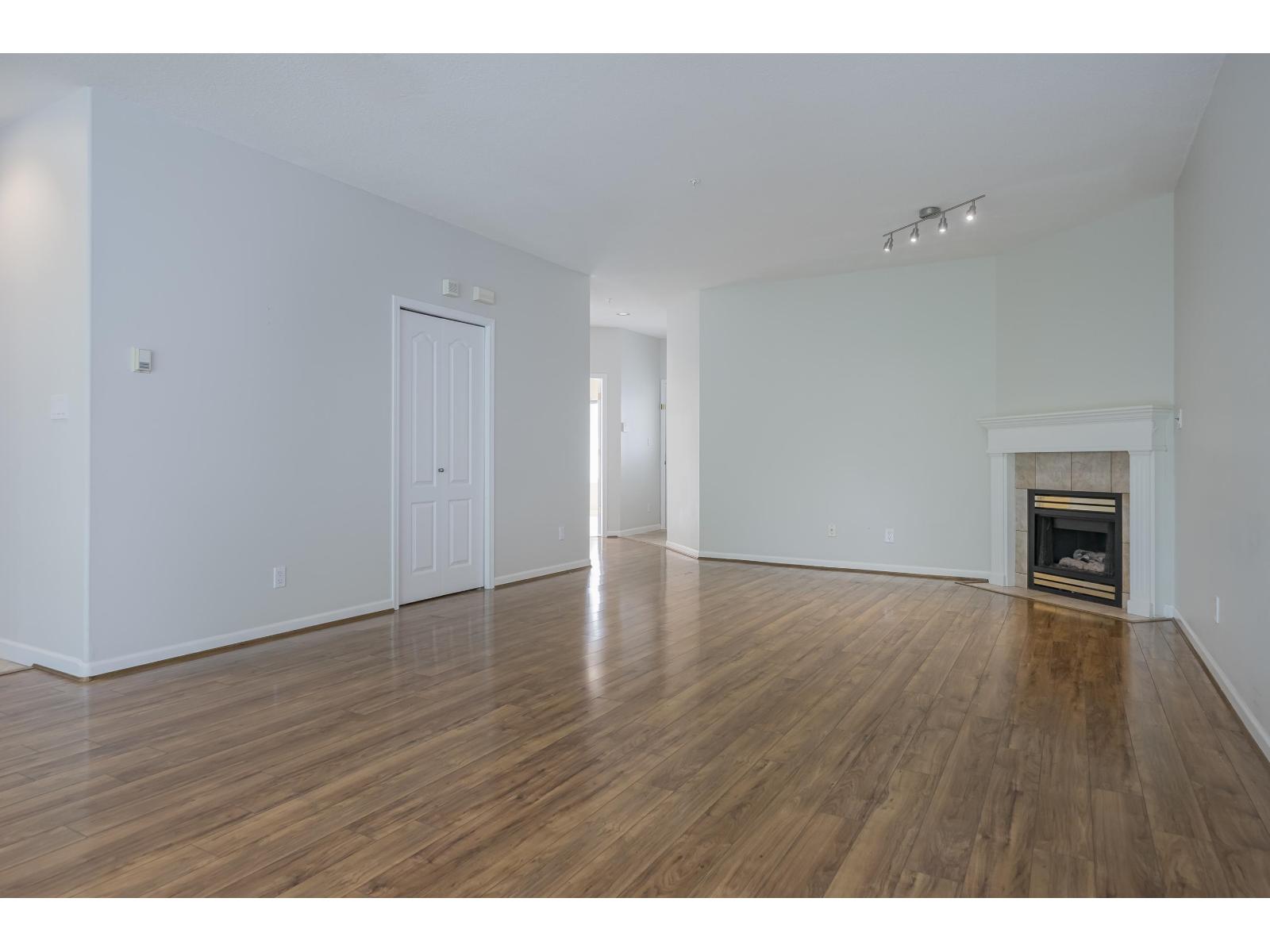 Photo 12 of 72 21579 88 B Avenue, Langley BC