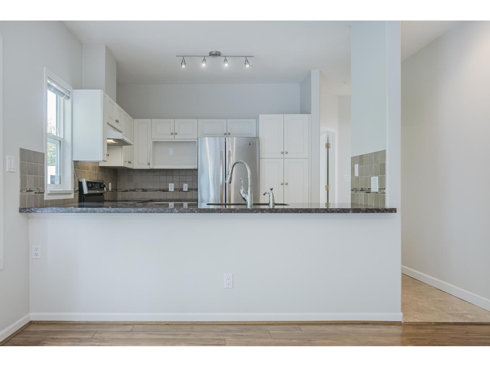 Photo 15 of 72 21579 88 B Avenue, Langley BC