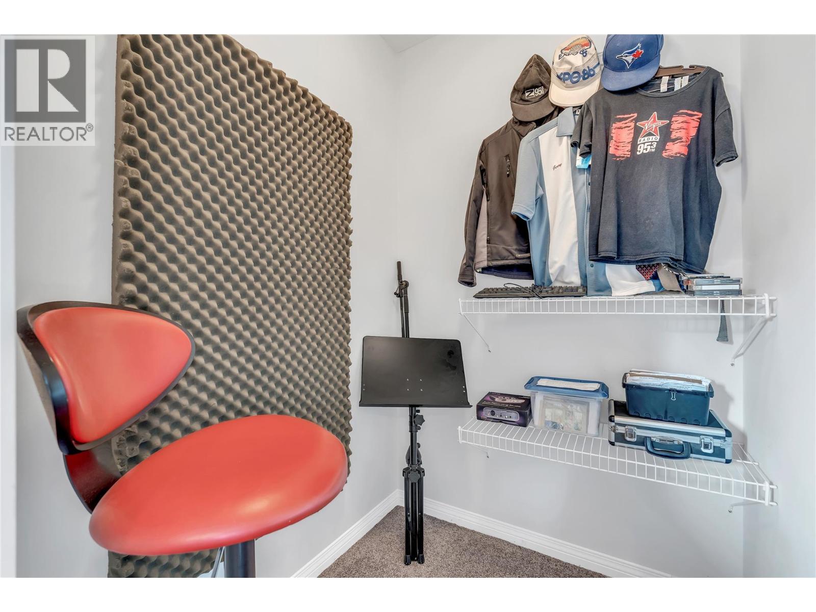 305 102 Van Horne Street, Penticton