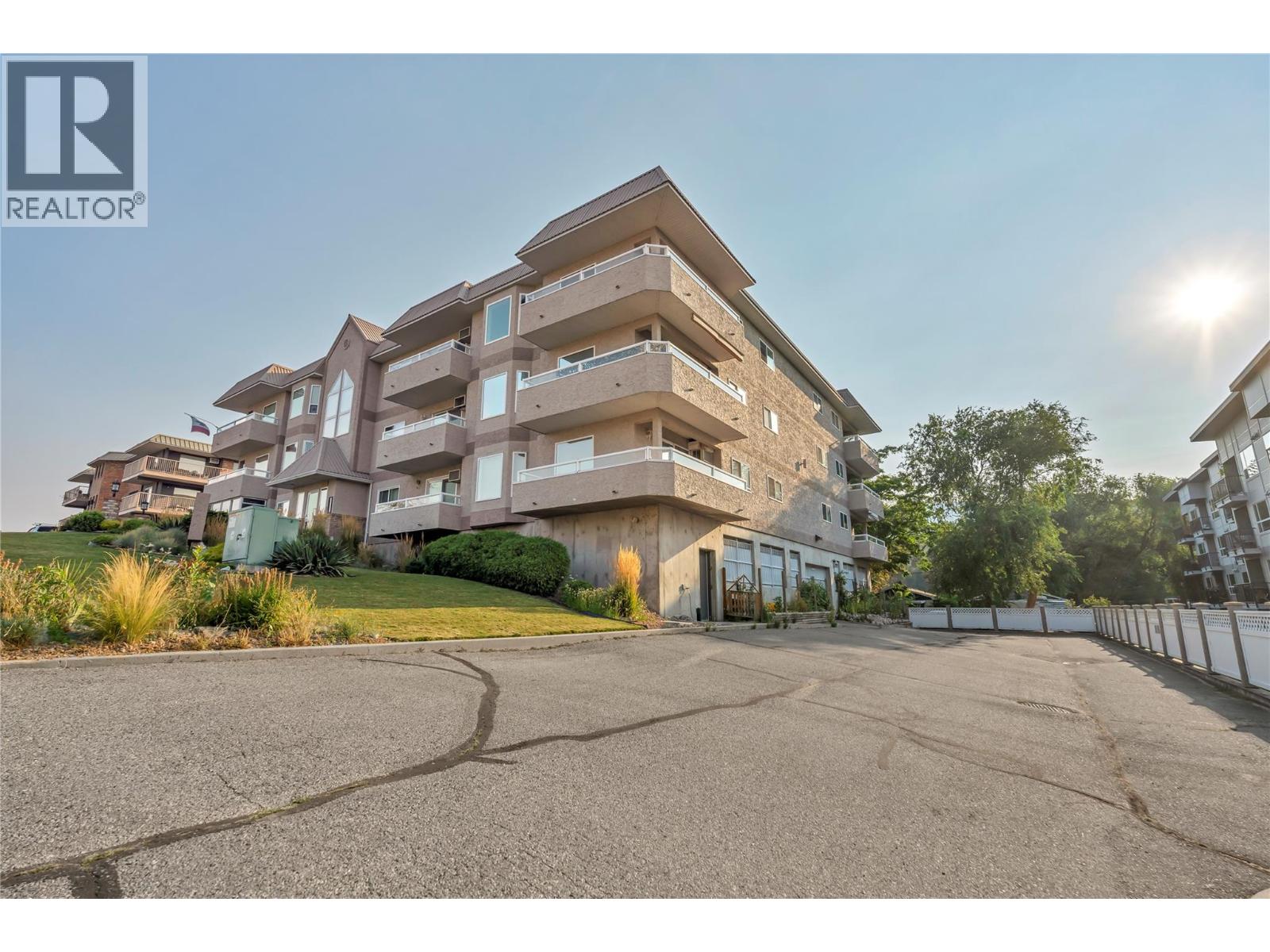 305 102 Van Horne Street, Penticton