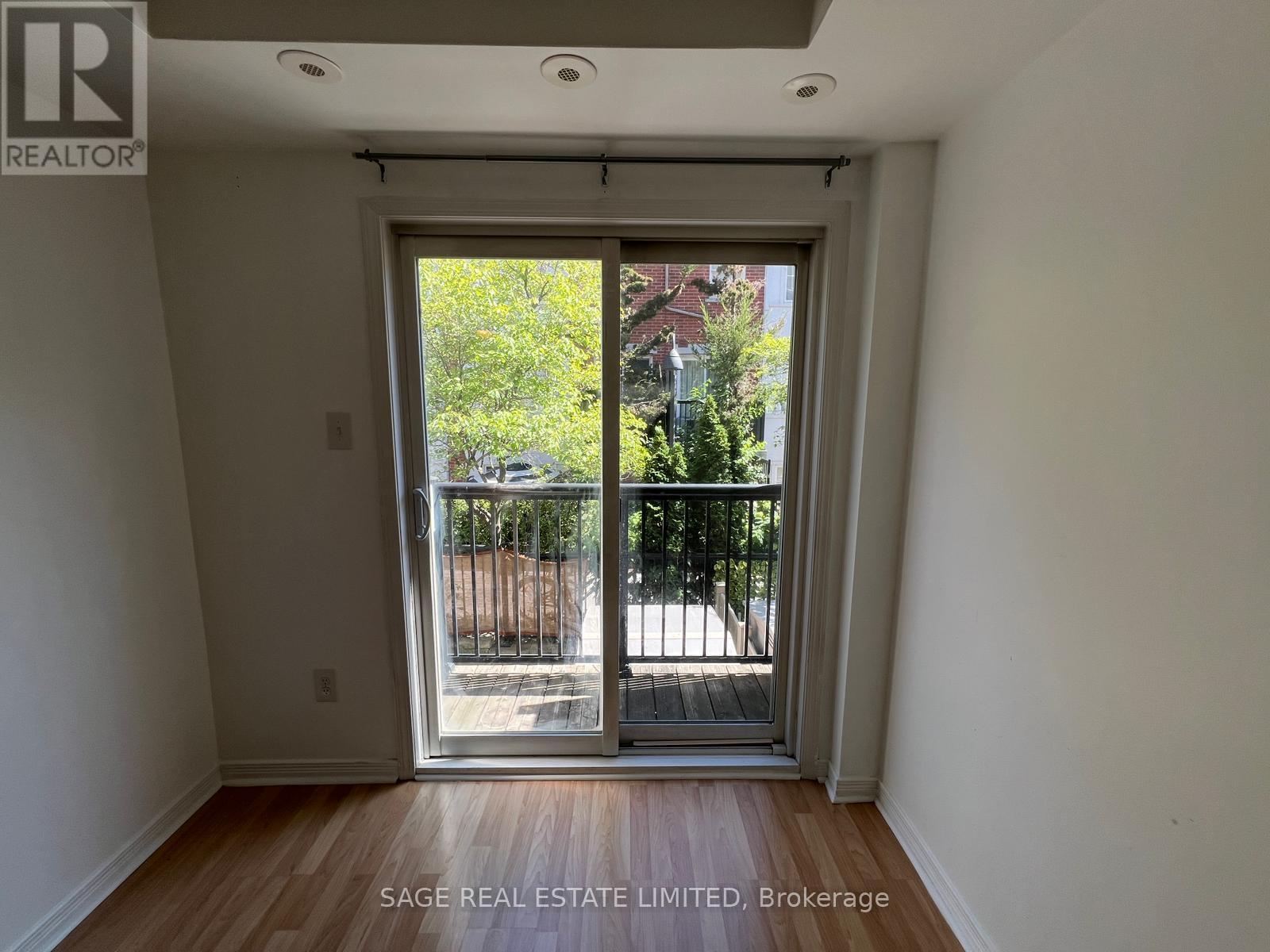 Photo 16 of 7 23 Frances Loring Lane, Toronto ON