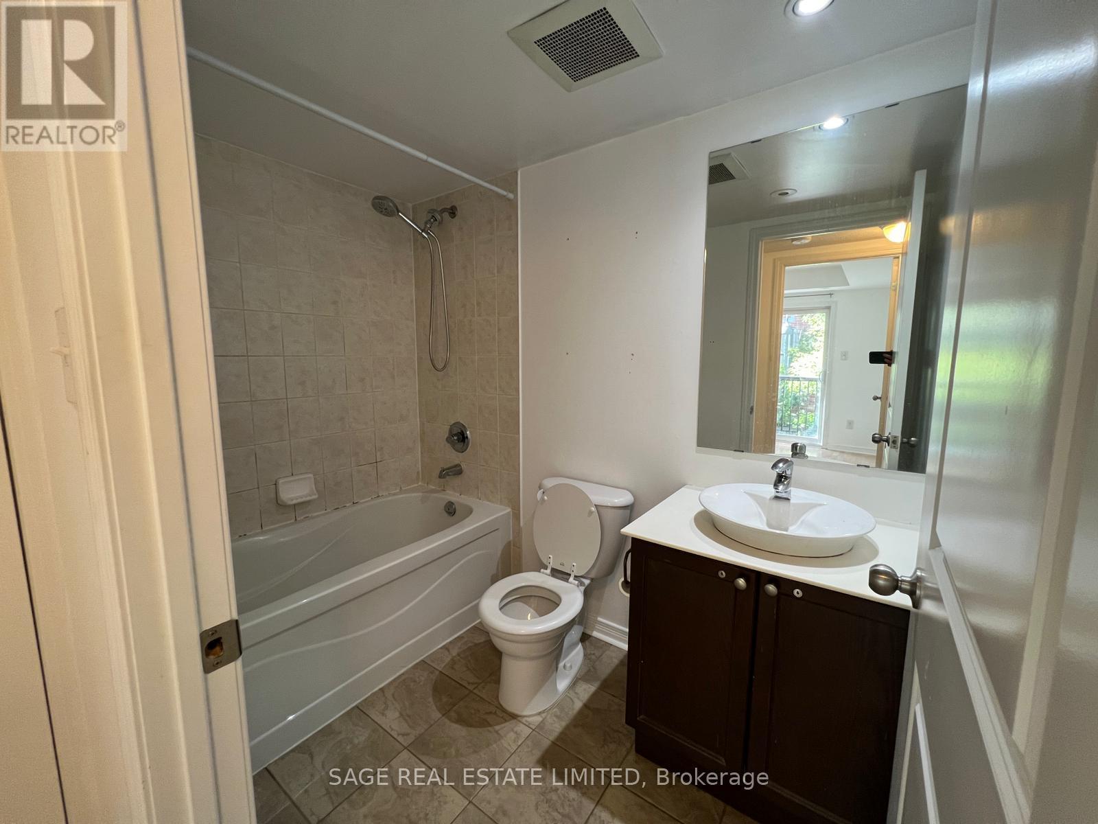 Photo 17 of 7 23 Frances Loring Lane, Toronto ON